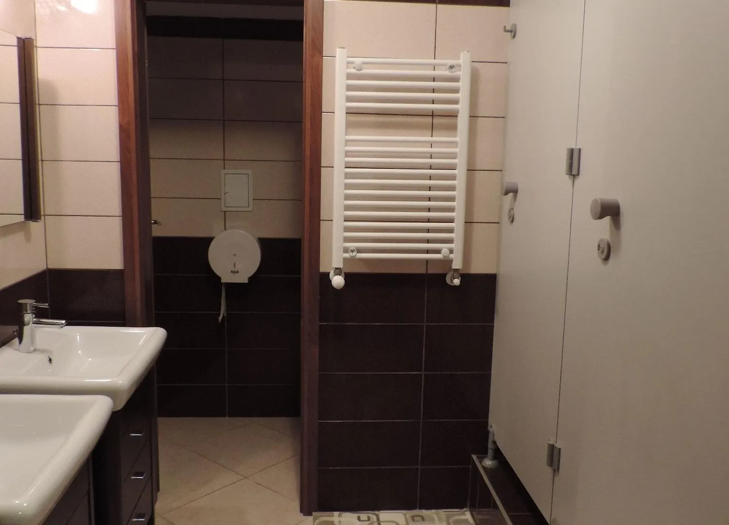 Monte Carlo Palace Rooms Bucharest Hostel