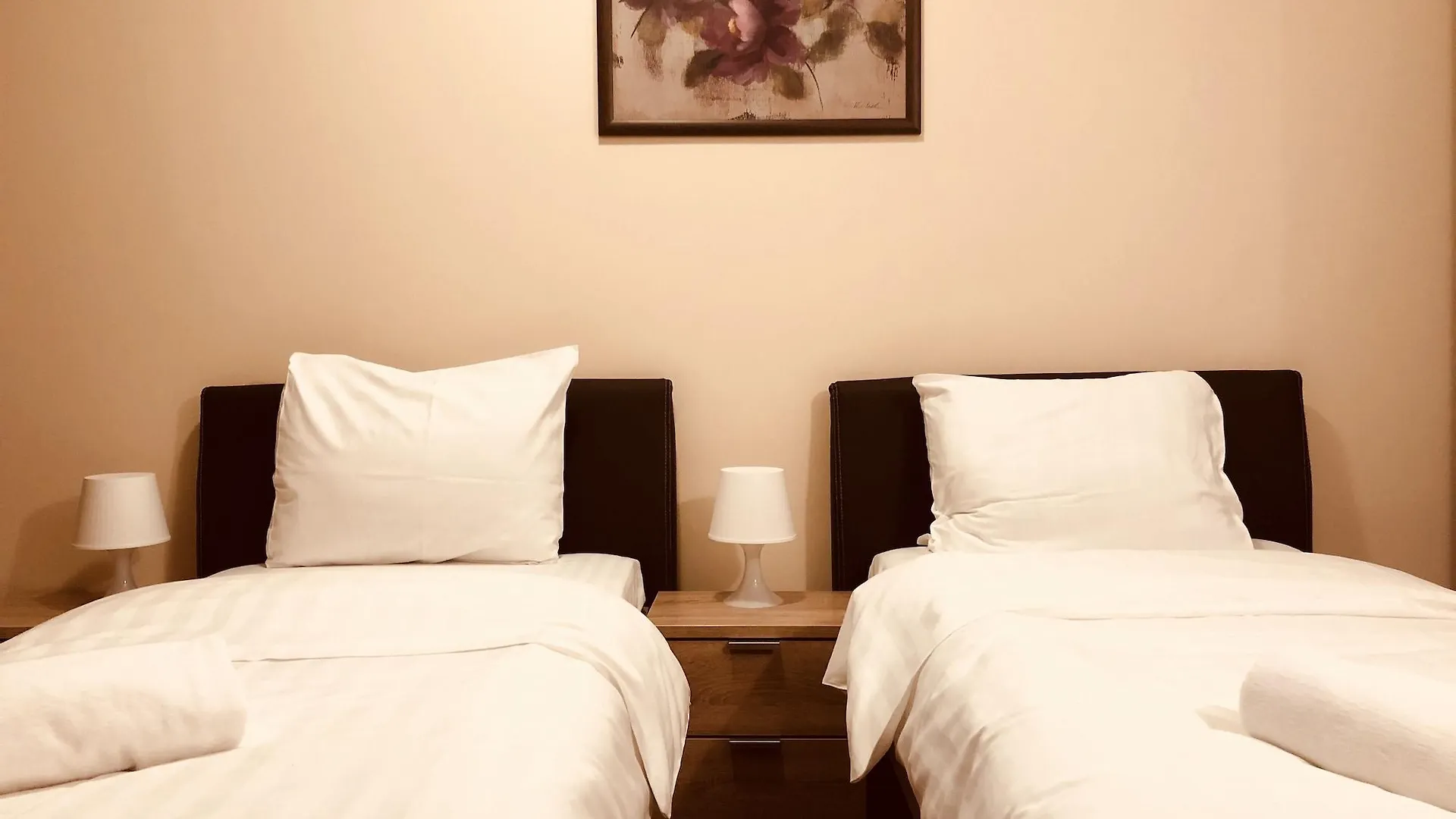 Monte Carlo Palace Rooms 부쿠레슈티 루마니아