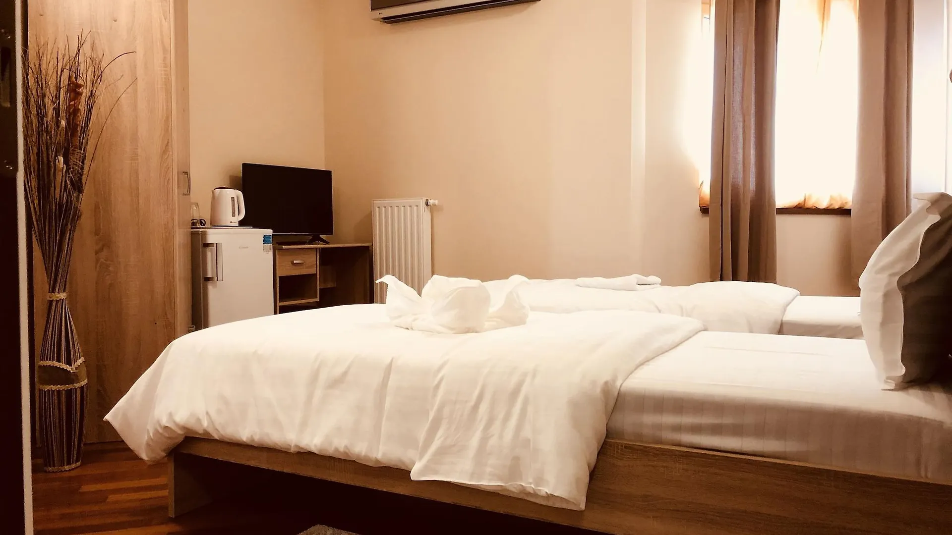 호스텔 Monte Carlo Palace Rooms 부쿠레슈티