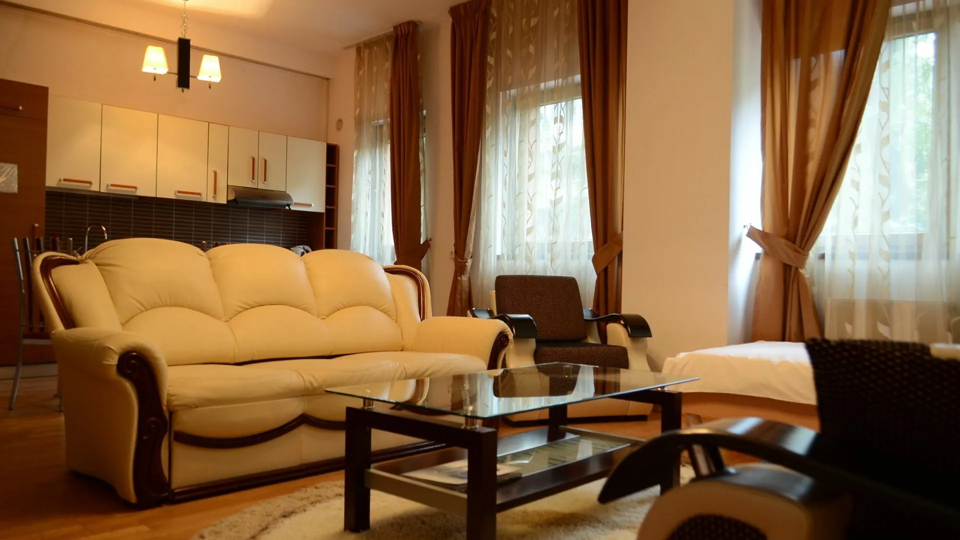 Hostel Monte Carlo Palace Rooms Βουκουρέστι
