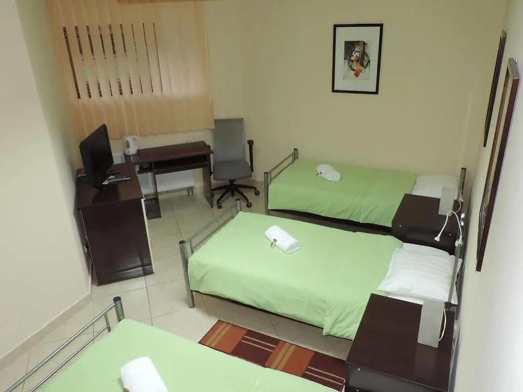 Monte Carlo Palace Rooms Bucureşti 0*,  România