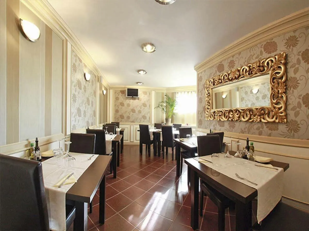 Monte Carlo Palace Rooms Bucureşti 0*,